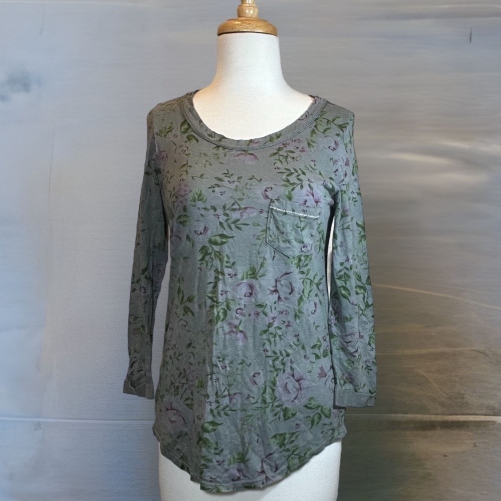 Gray Flowery 3/4 sleeves T-Shirt by T LA